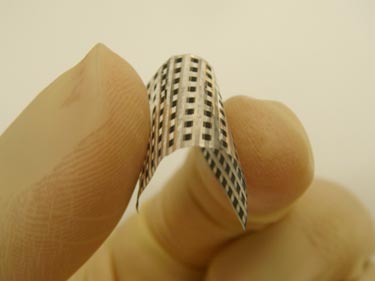 Bendable carbon nanotube array for detecting light