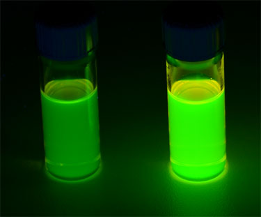 CdSe nanocrystals under ultraviolet light