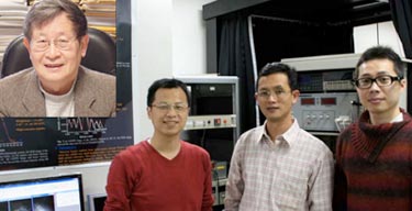 Developing high-performance single-atom electron sources