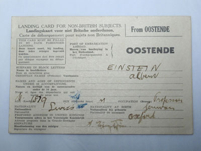 Einstein&rsquo;s landing card