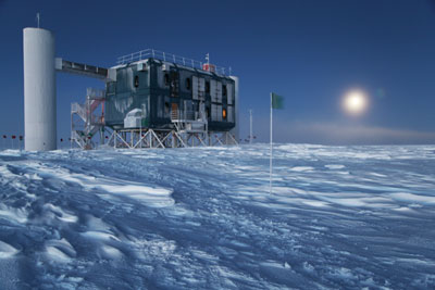 Photograph of the surface facilities of the IceCube Neutrino Observatory